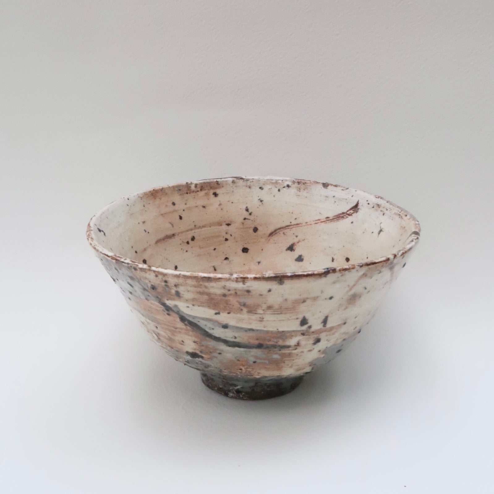Buncheong Tea Bowl with Brushed White-slip
