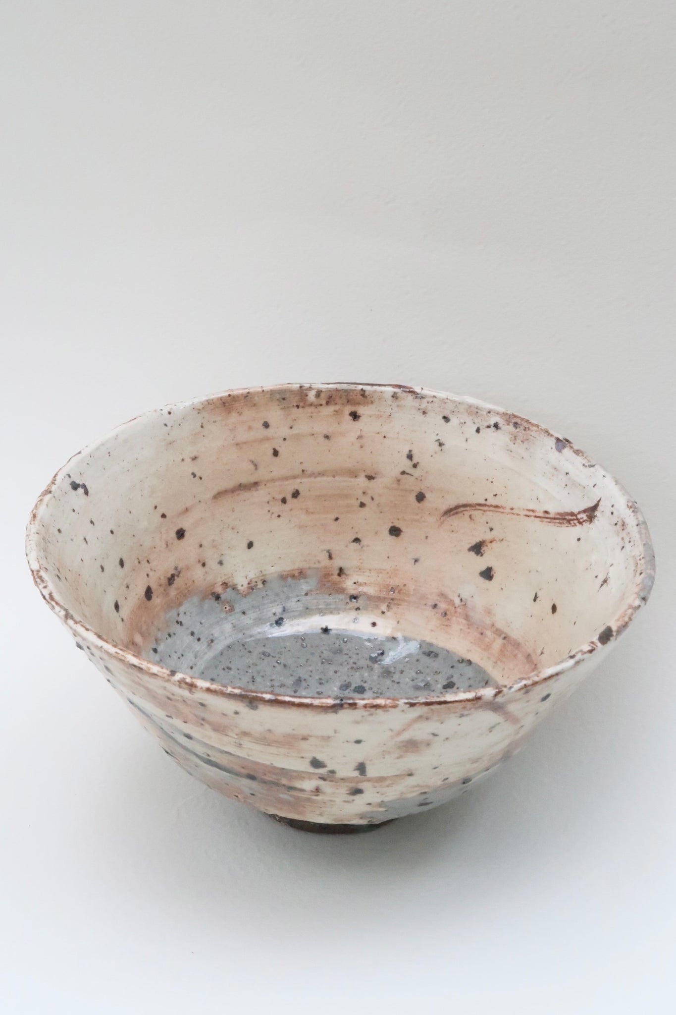 Buncheong Tea Bowl with Brushed White-slip