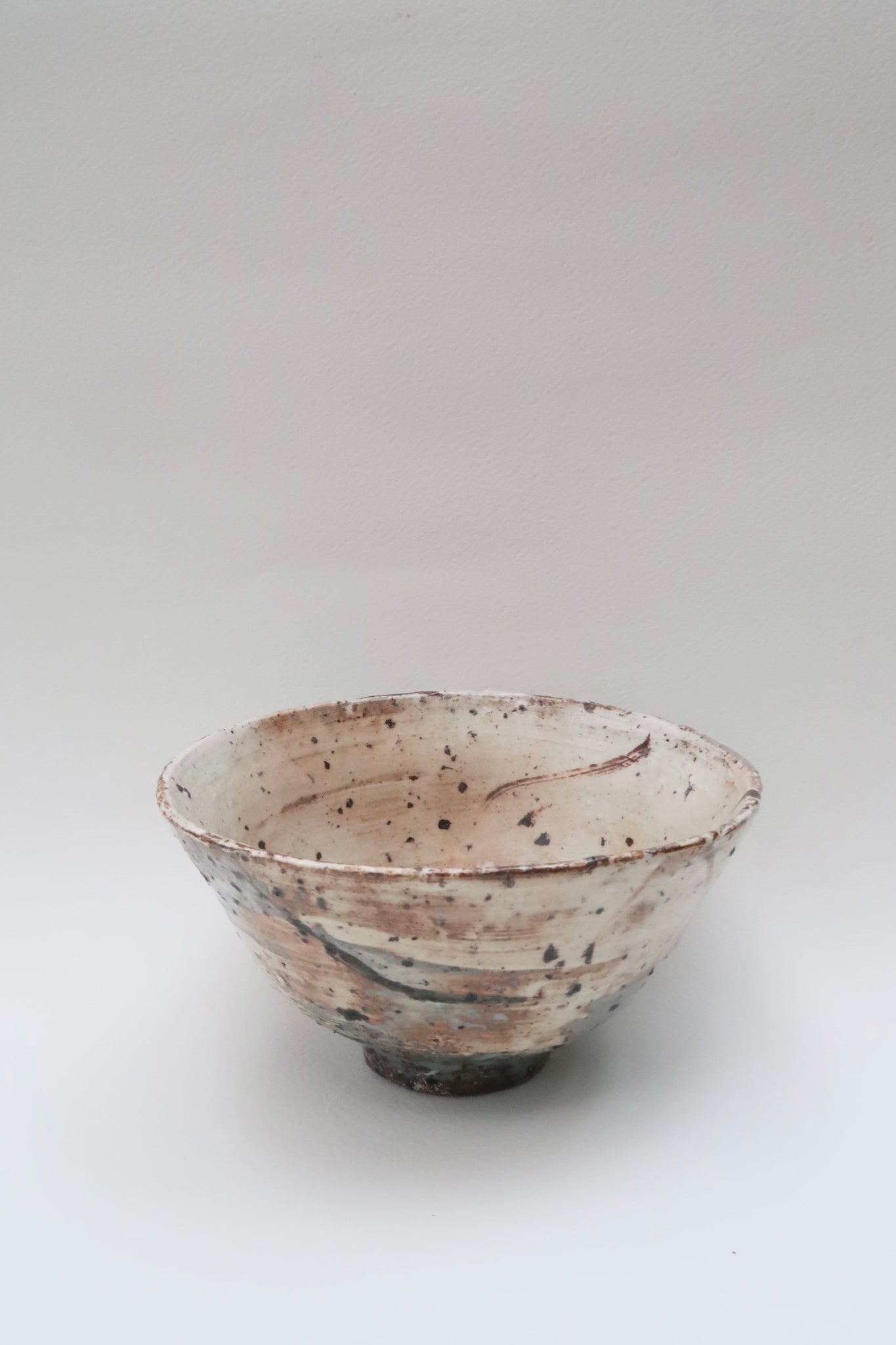 Buncheong Tea Bowl with Brushed White-slip