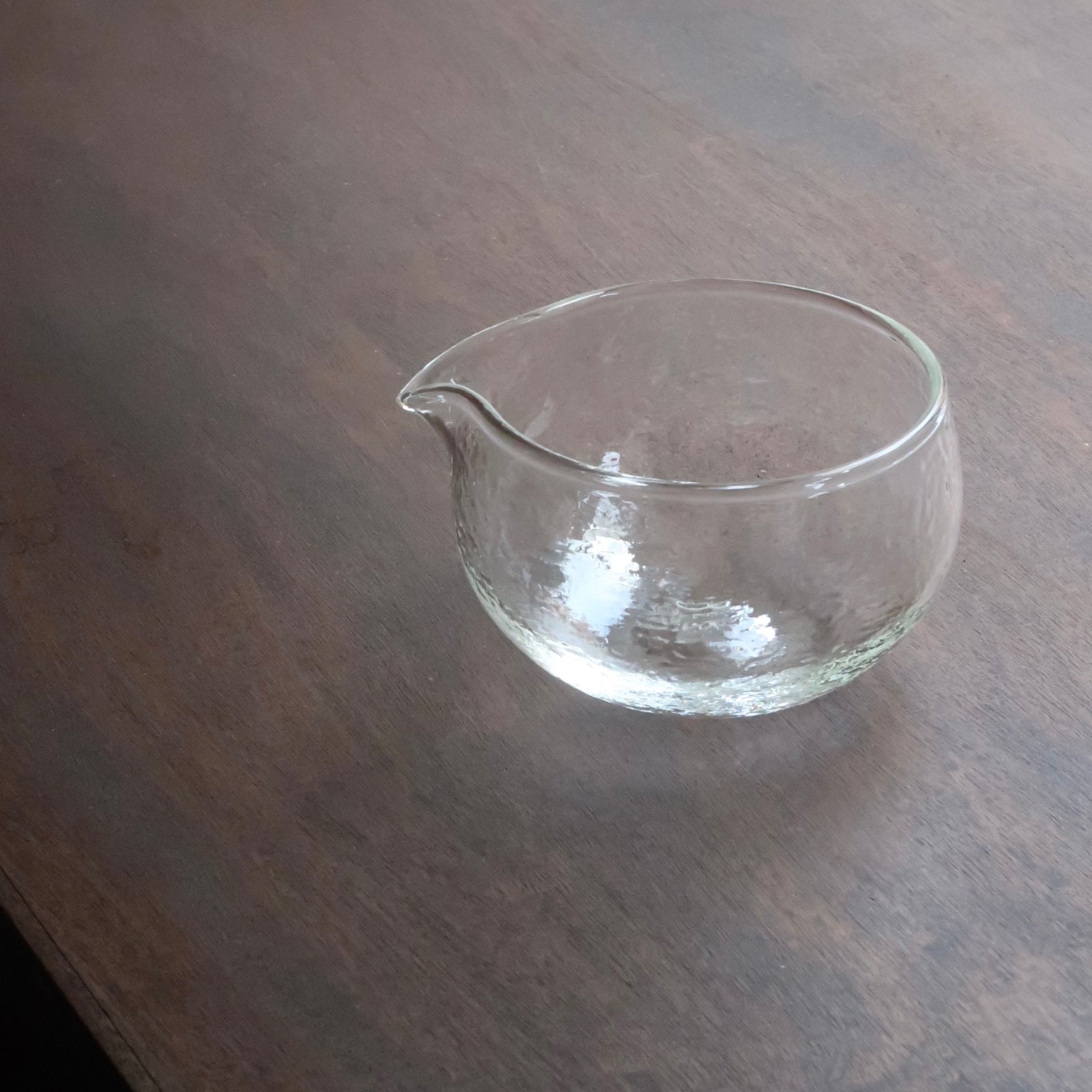 Glass tea bowl